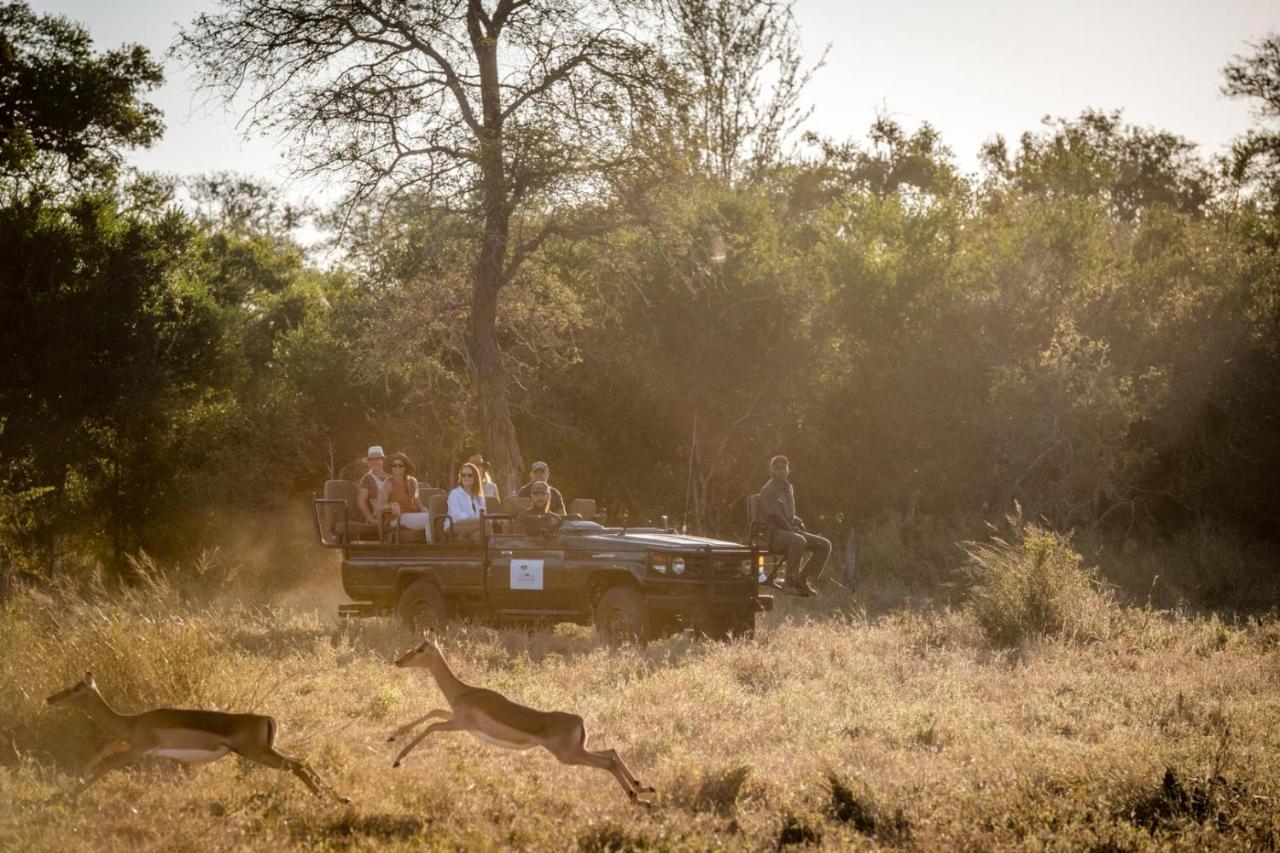 Umkumbe Bush Lodge - Luxury Tented Camp Sabi Sand Game Reserve Exterior photo
